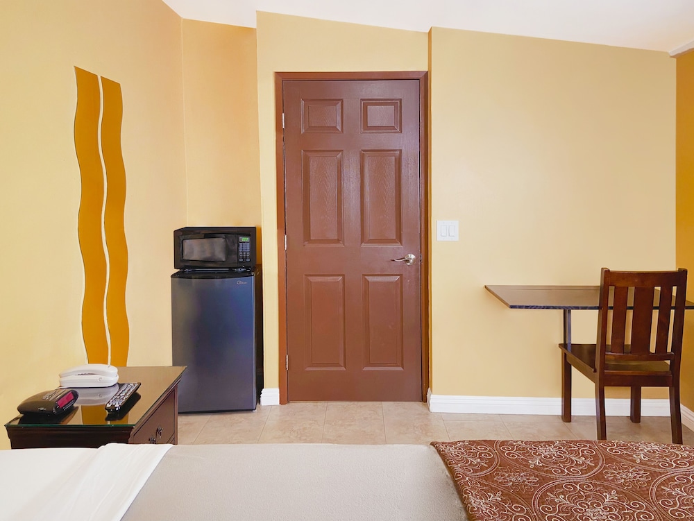 El Patio Inn Studio City 43/59