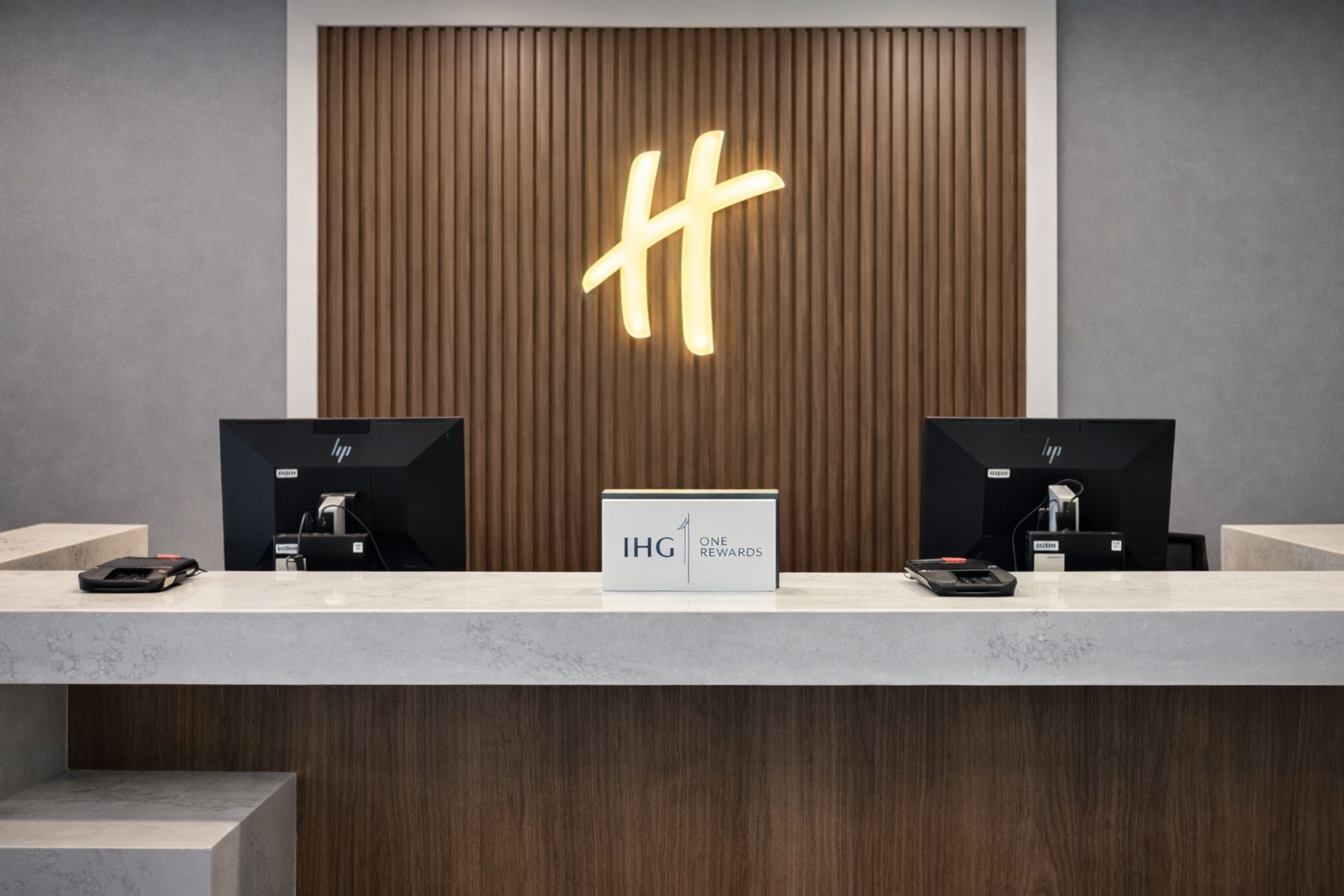Holiday Inn And Suites Mississauga 9/39