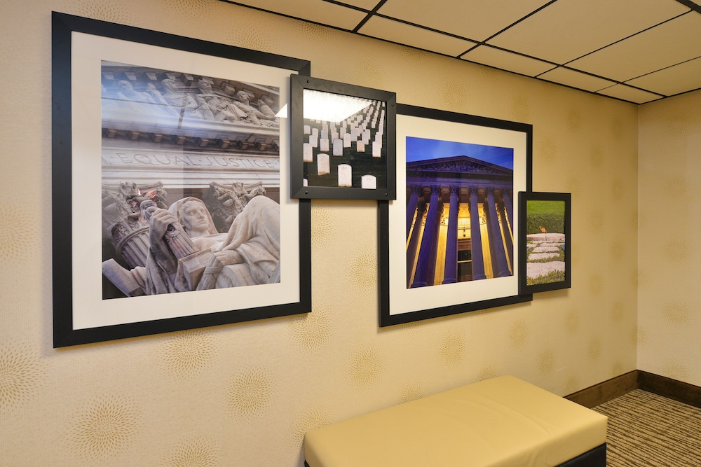 Comfort Inn and Suites Alexandria West, VA photo3