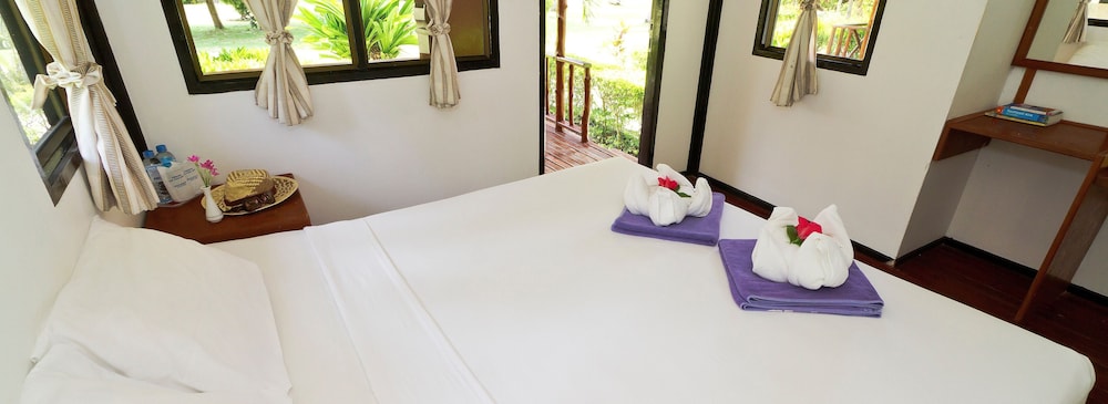 LONG BAY RESORT 15/50