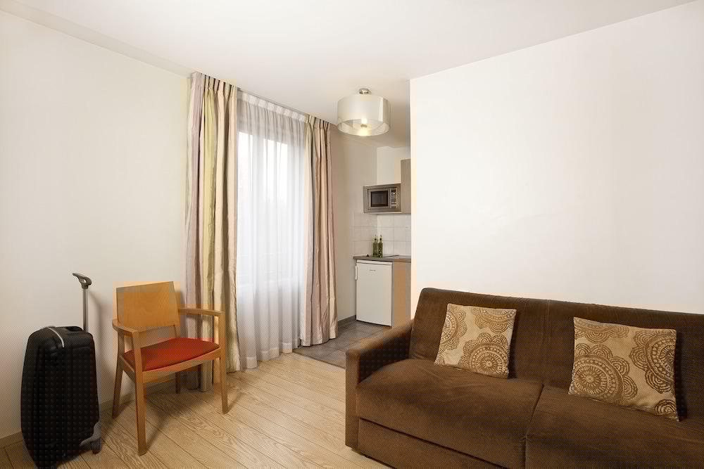 Residhome Bures La Guyonnerie 35/67