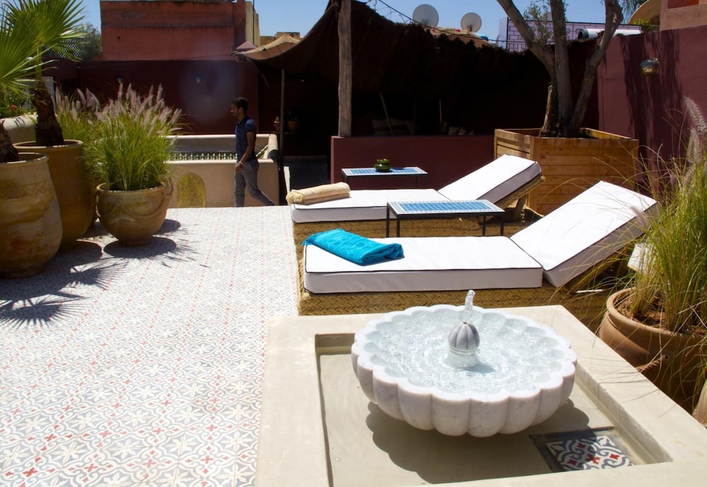 Riad Les Yeux Bleus 32/75