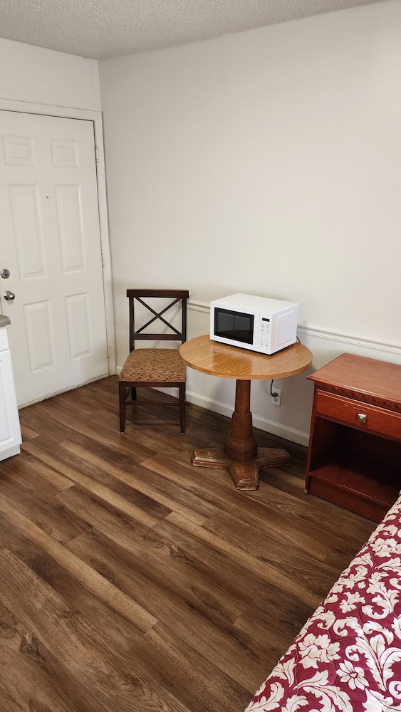 Stay Lodge Charlotte 4/7