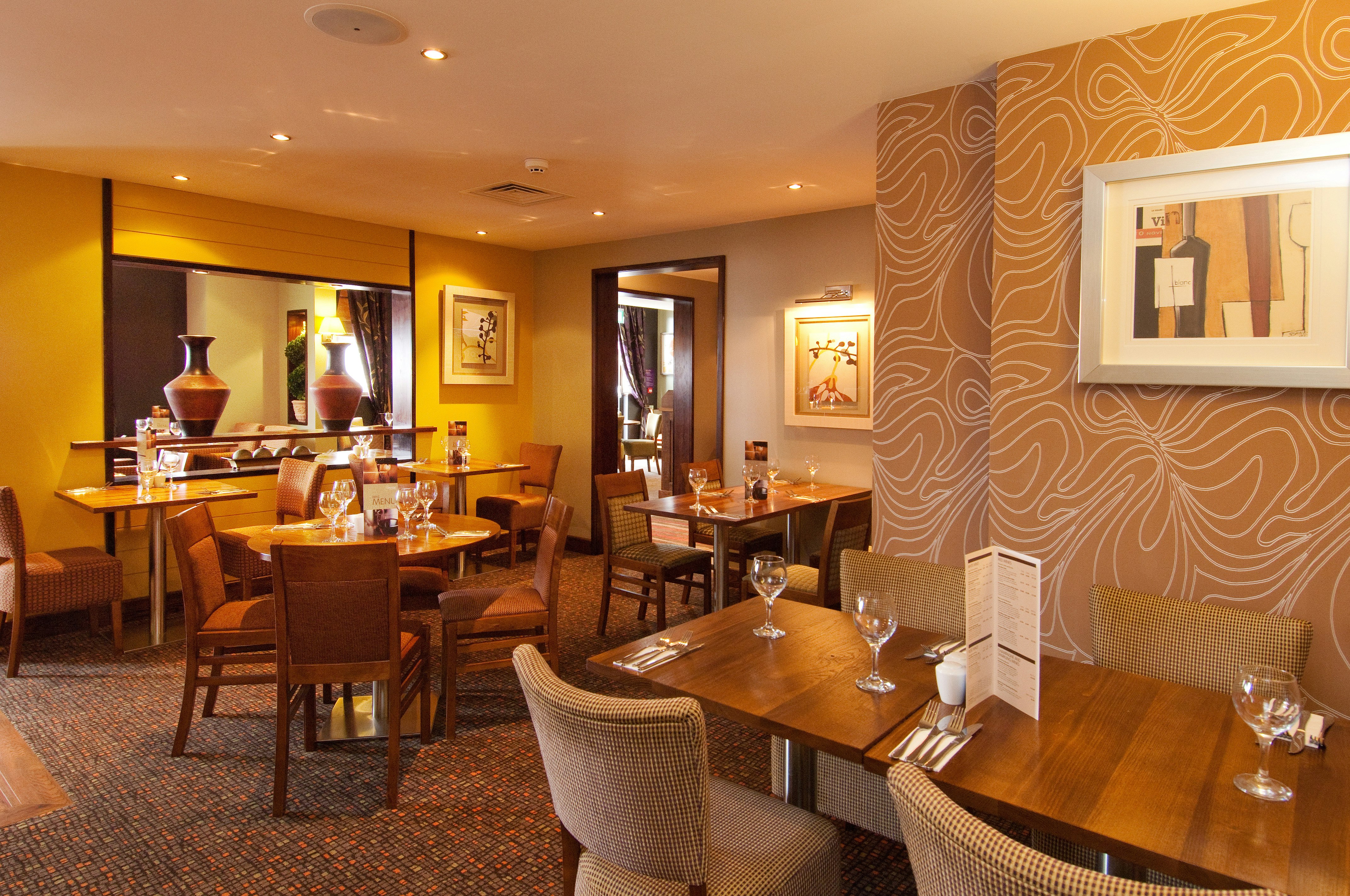 Premier Inn Sunbury (Kempton Park) 23/33