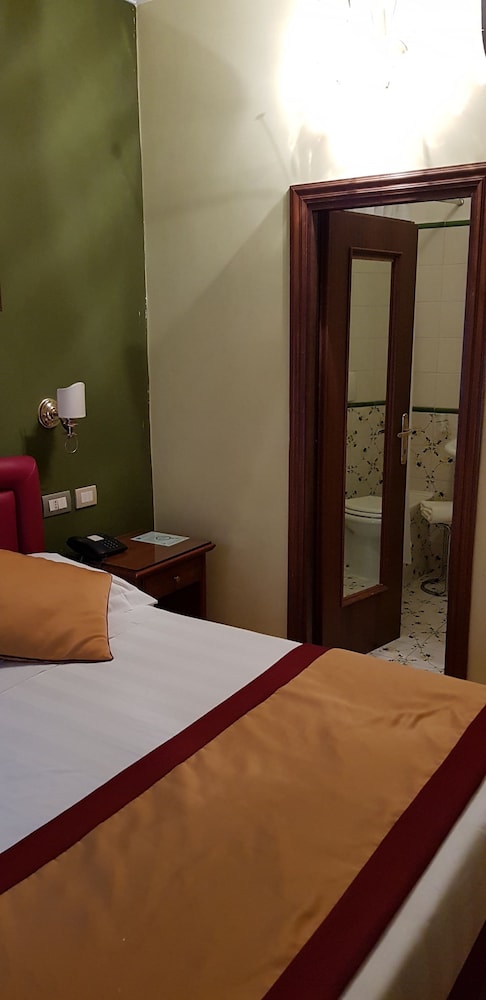 Piazza Di Spagna Lovely Nice And Comfy 32/68