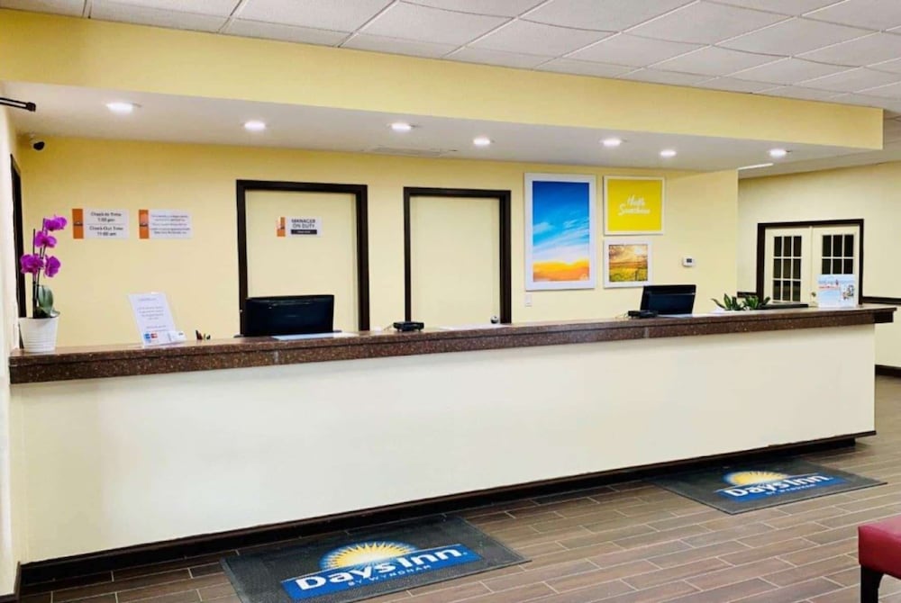 Days Inn by Wyndham Maysville Kentucky 2/30