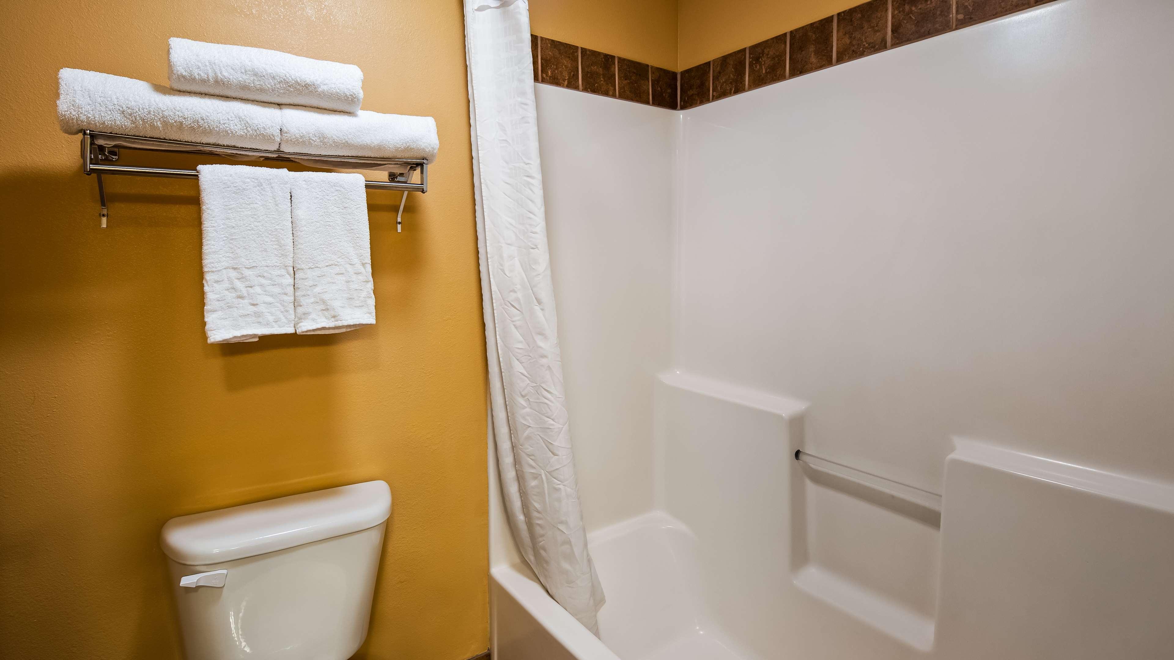 غرفة بسرير كوين، Best Western Sawtooth Inn & Suites 6/6