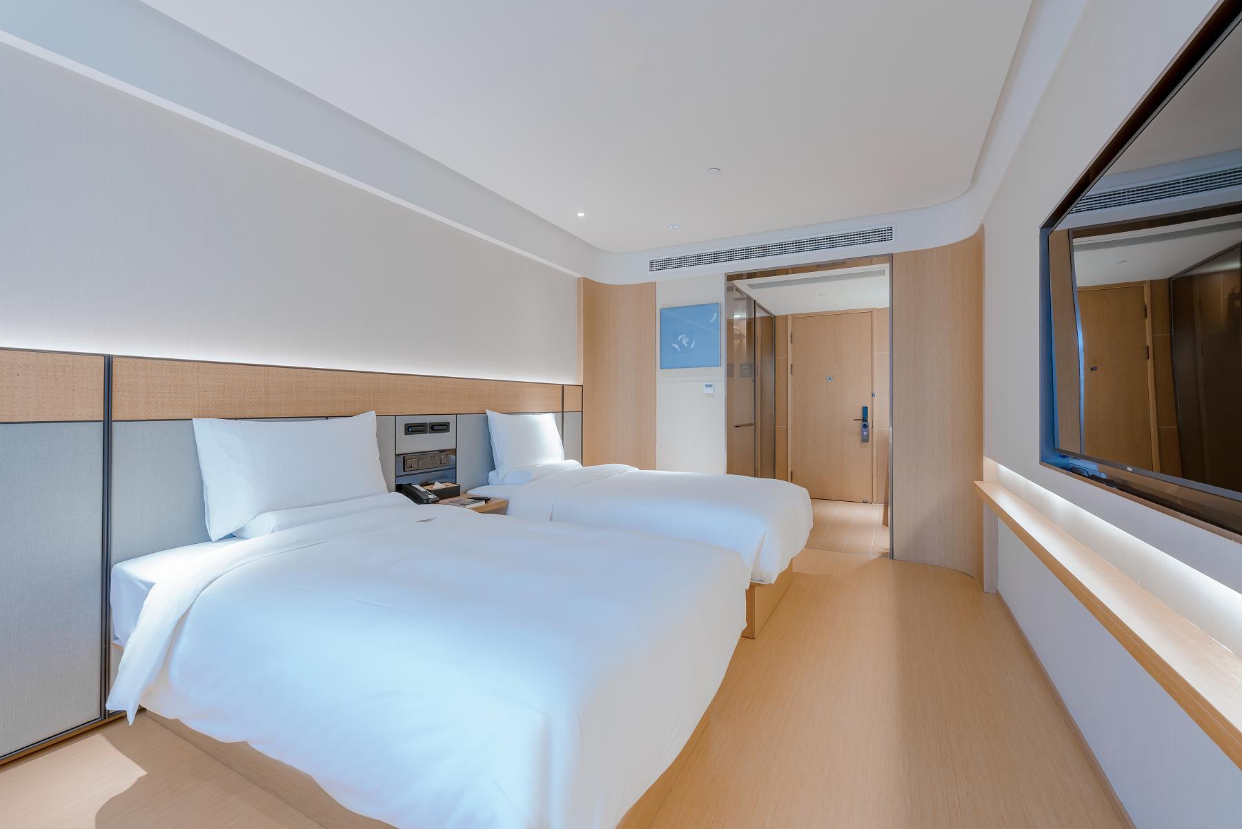 Ji Hotel Xiamen Airport District Government 15/25