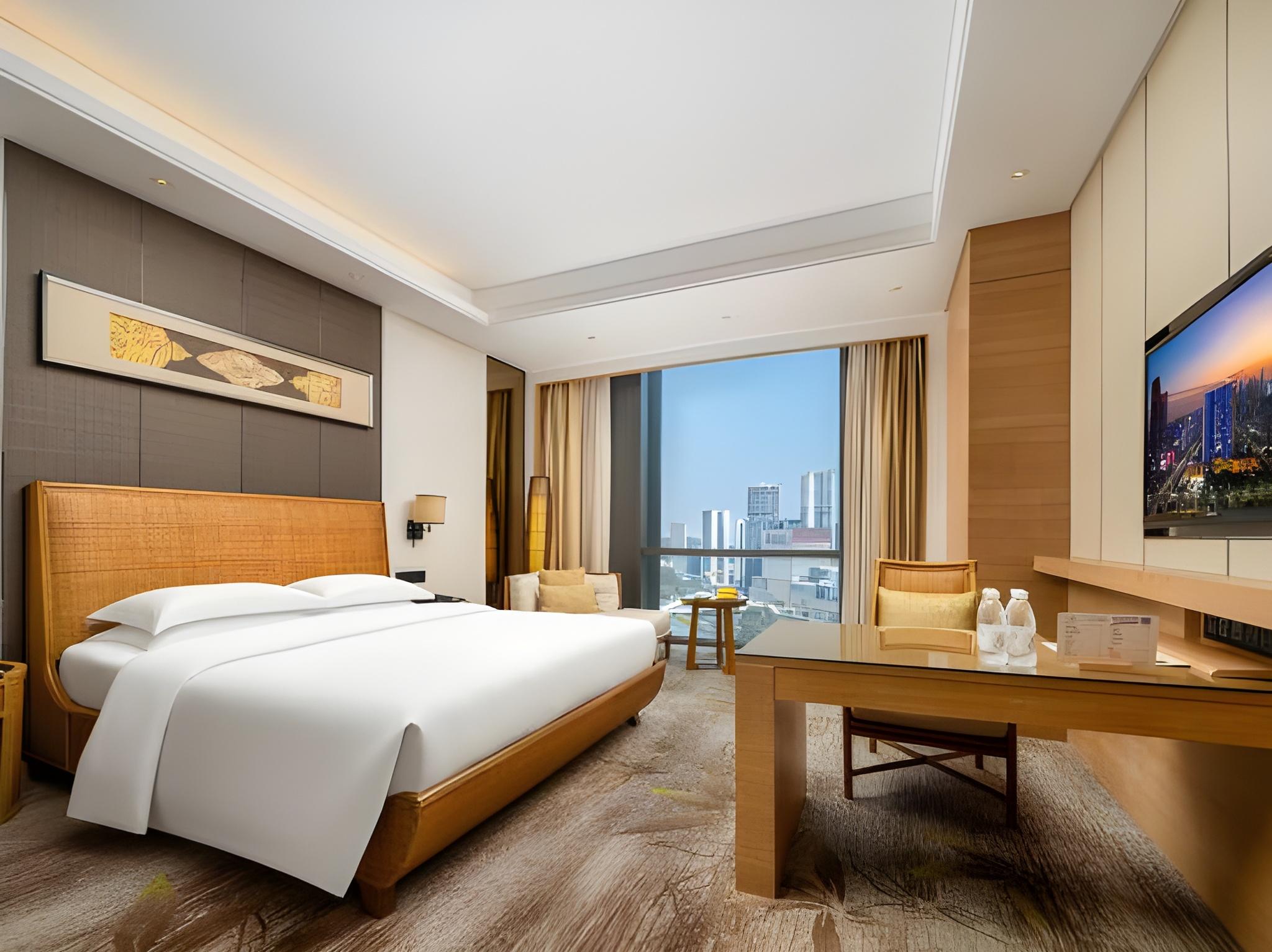 Superior, Double Bed, Central Night View