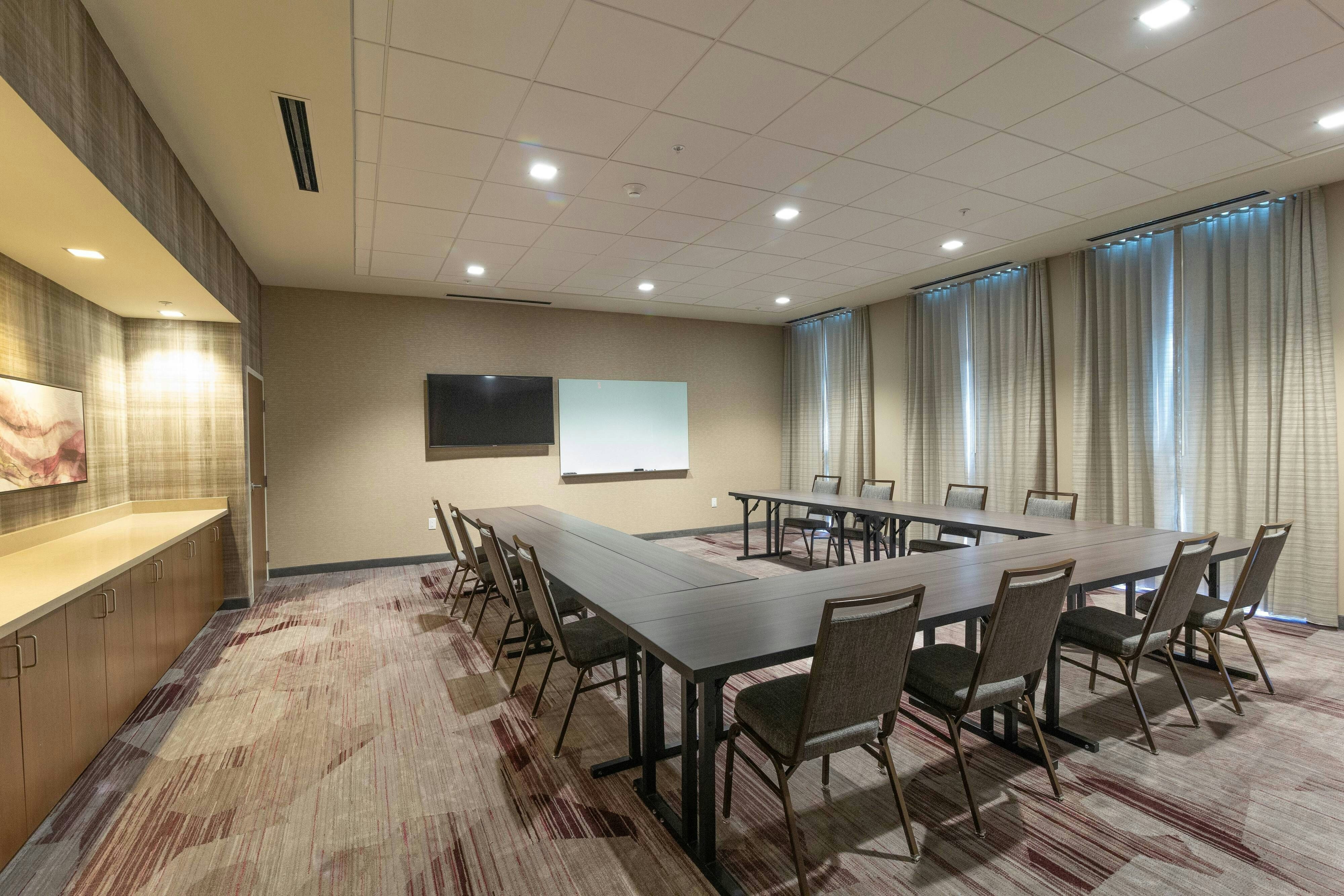 Courtyard by Marriott Cartersville 13/17