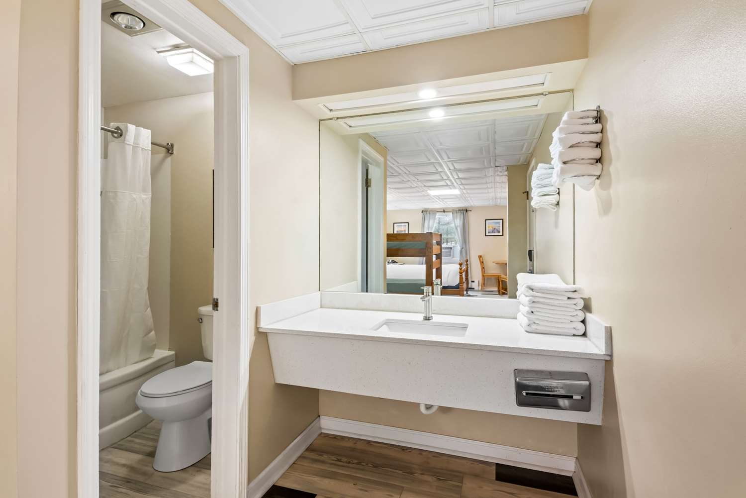 Rodeway Inn Oscoda, MI 32/32