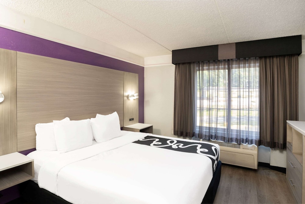 جناح عائلي بسرير كينج، La Quinta Inn & Suites by Wyndham Birmingham Hoover 2/6