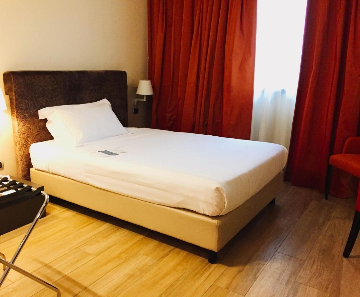 Room, Queen Bed, Accessible