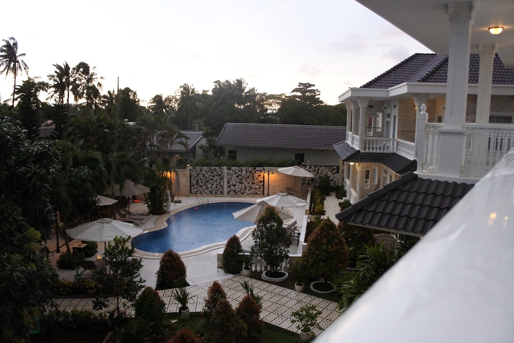 Godiva Phu Quoc Hotel 69/71
