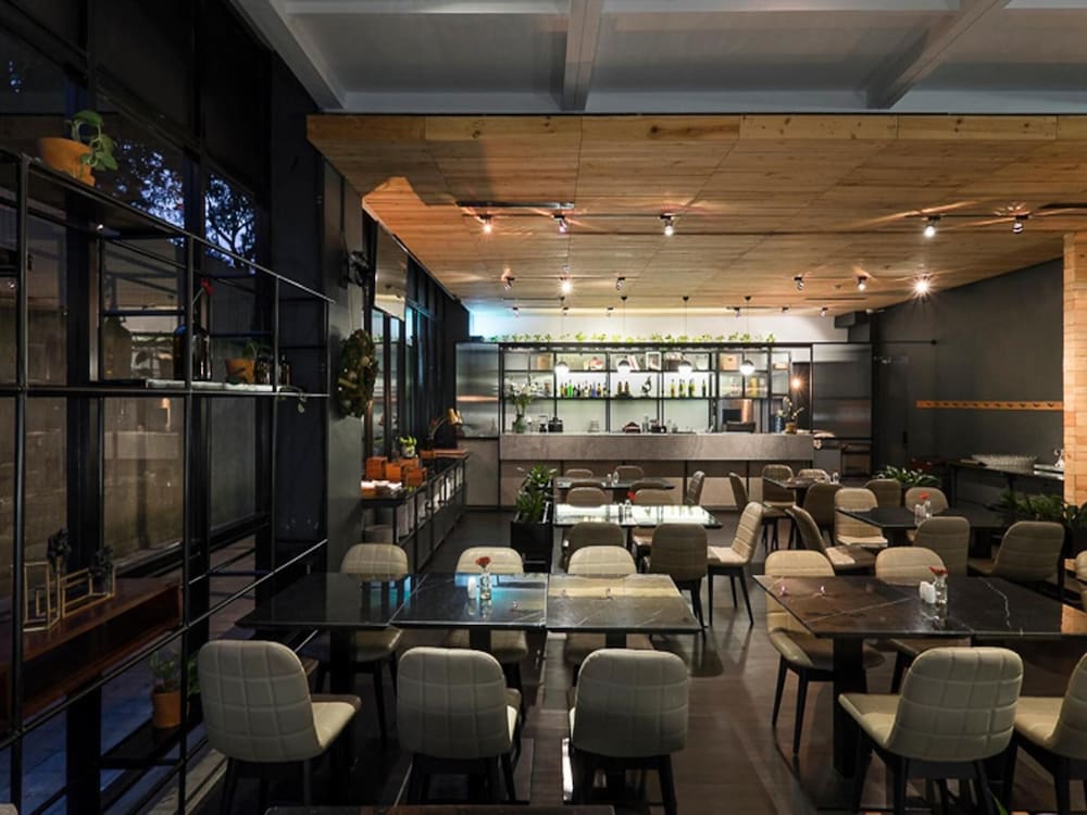 Park5 Hotel Cilandak 50/65