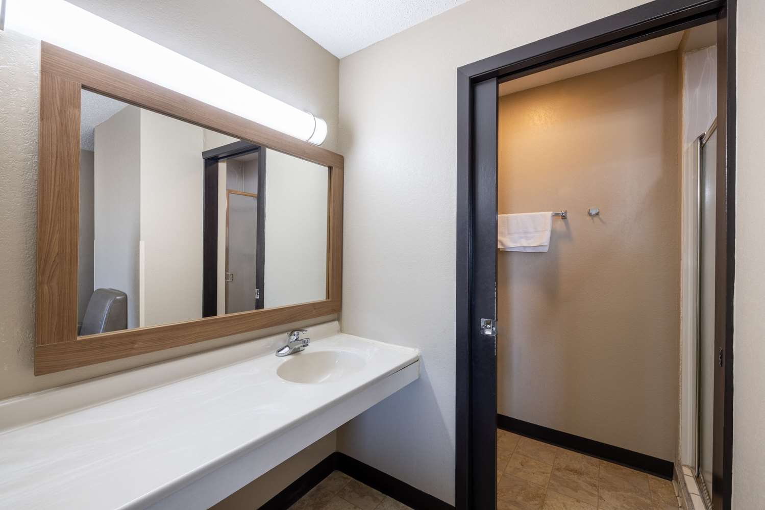 Super 8 by Wyndham O'Neill NE 29/30