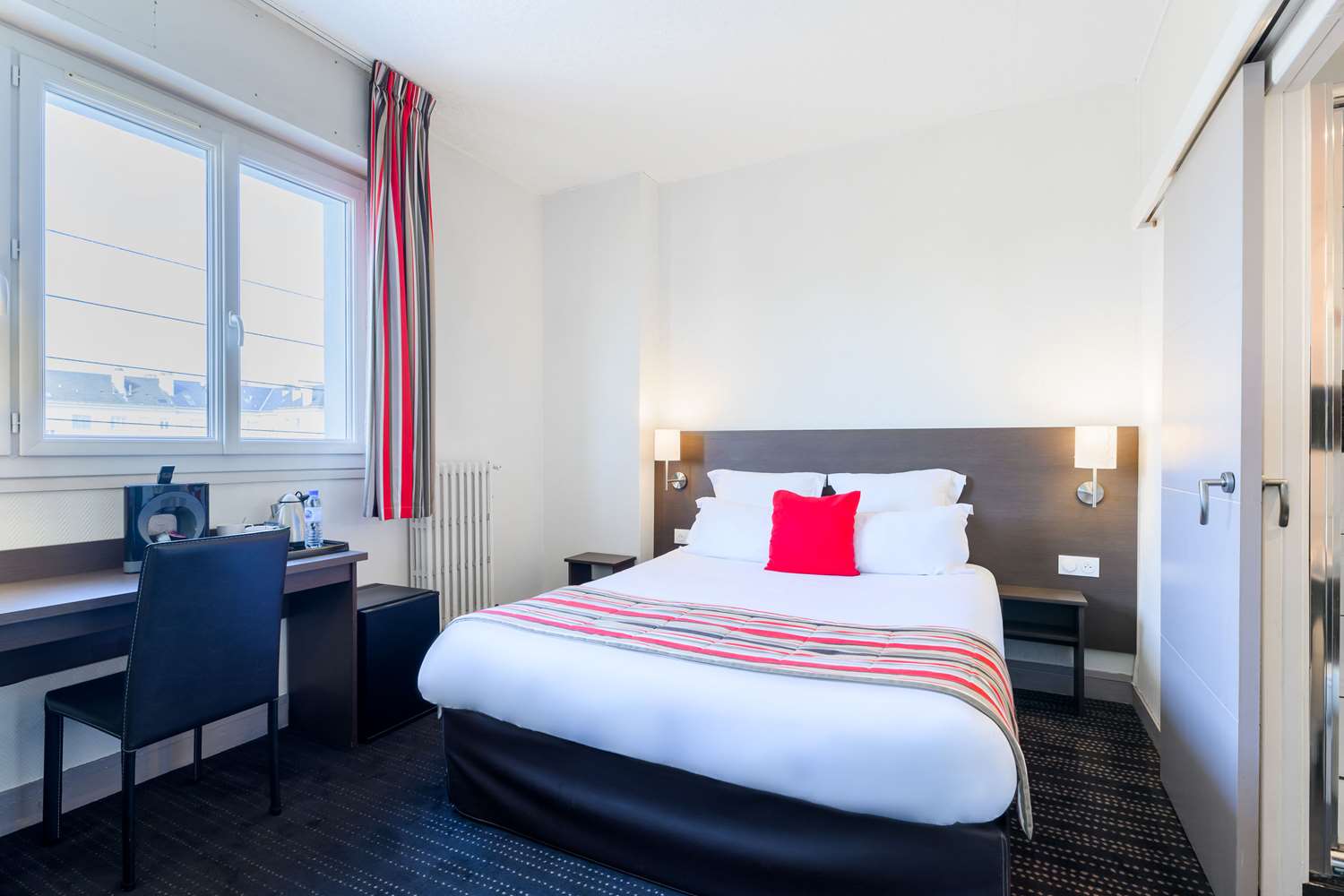 Room, Twin Beds
