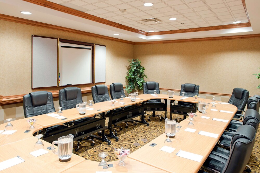Hampton Inn & Suites Columbia at the University of Missouri 42/50