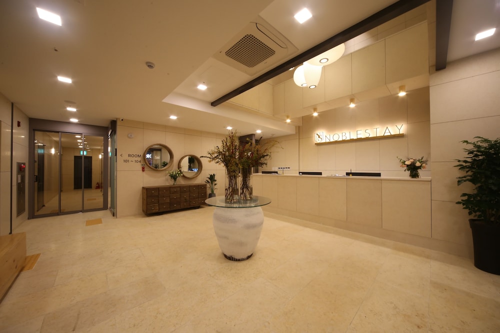 Noblestay Hotel 11/50