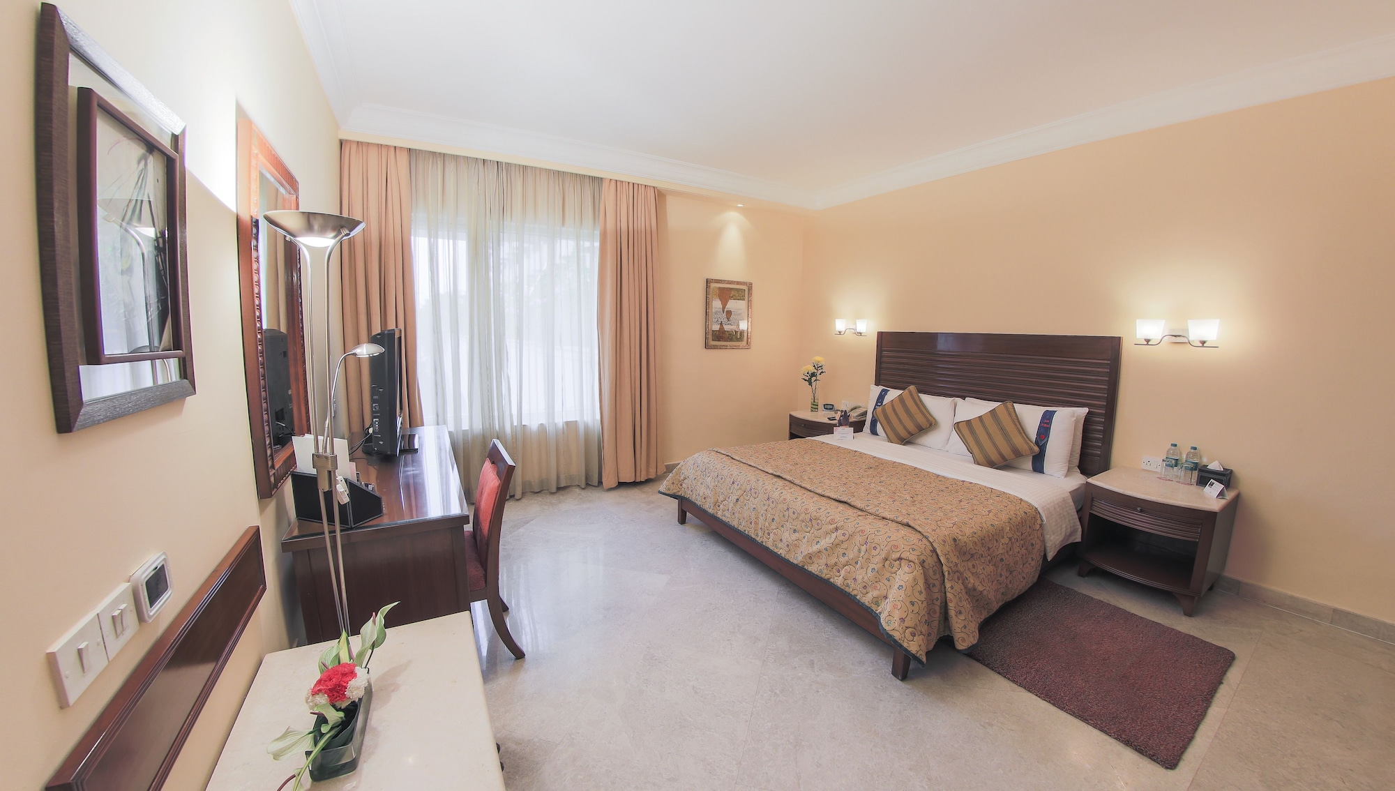 CLUB, LALIT, EXECUTIVE, KING BED