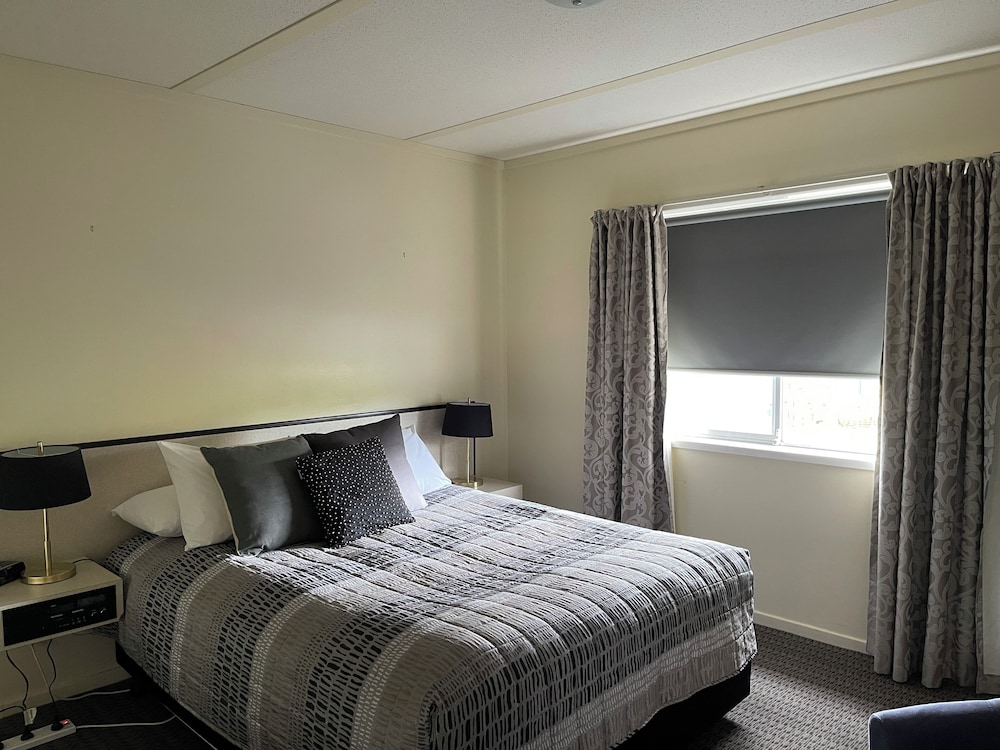 Westwood Motor Inn 14/50