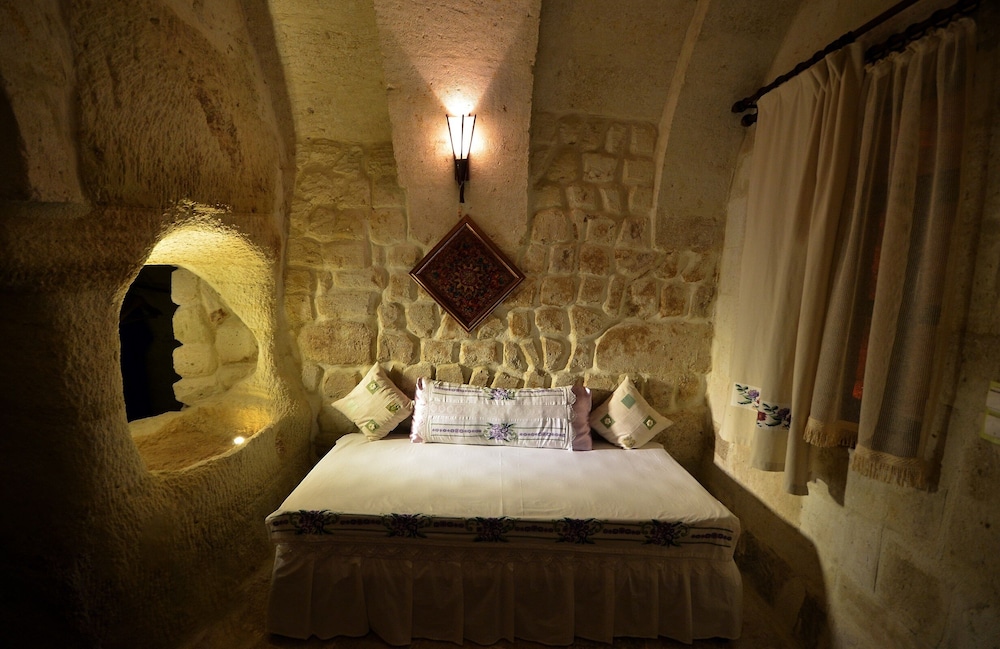 Sinasos Palace Cave Hotel 10/48