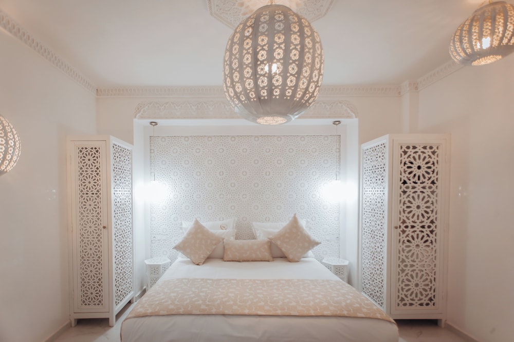 SUPERIOR, DOUBLE OR TWIN BED