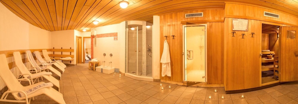Glacier Hotel Grawand 30/62