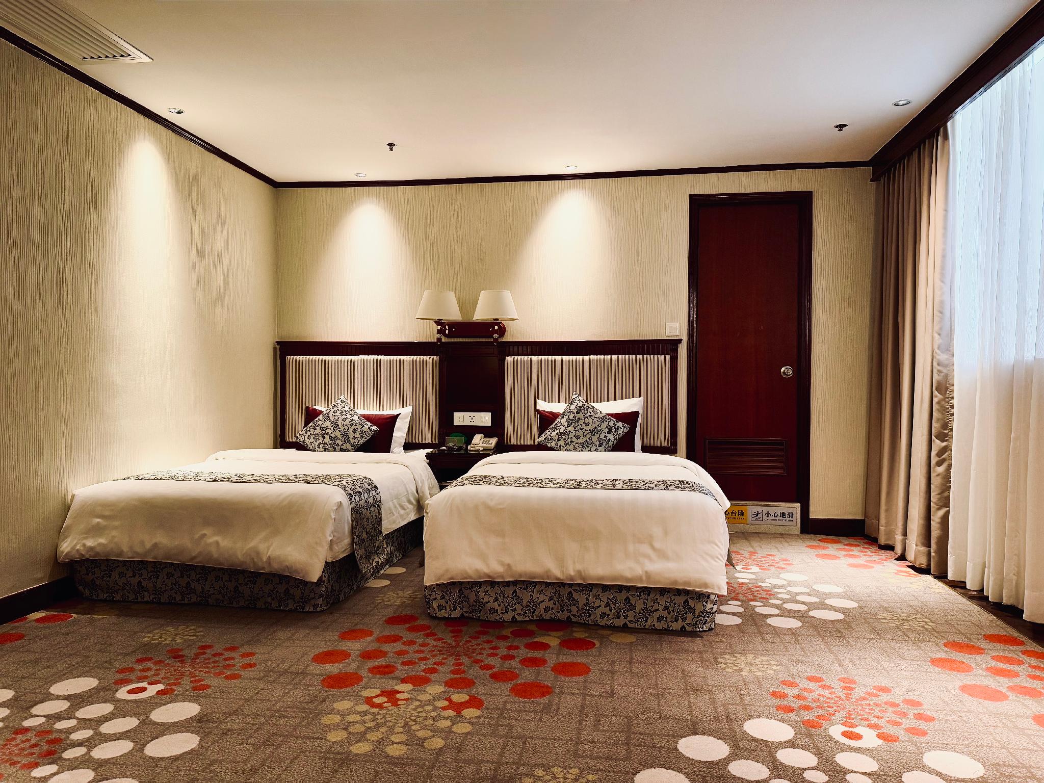 Type A, Deluxe, Twin Beds