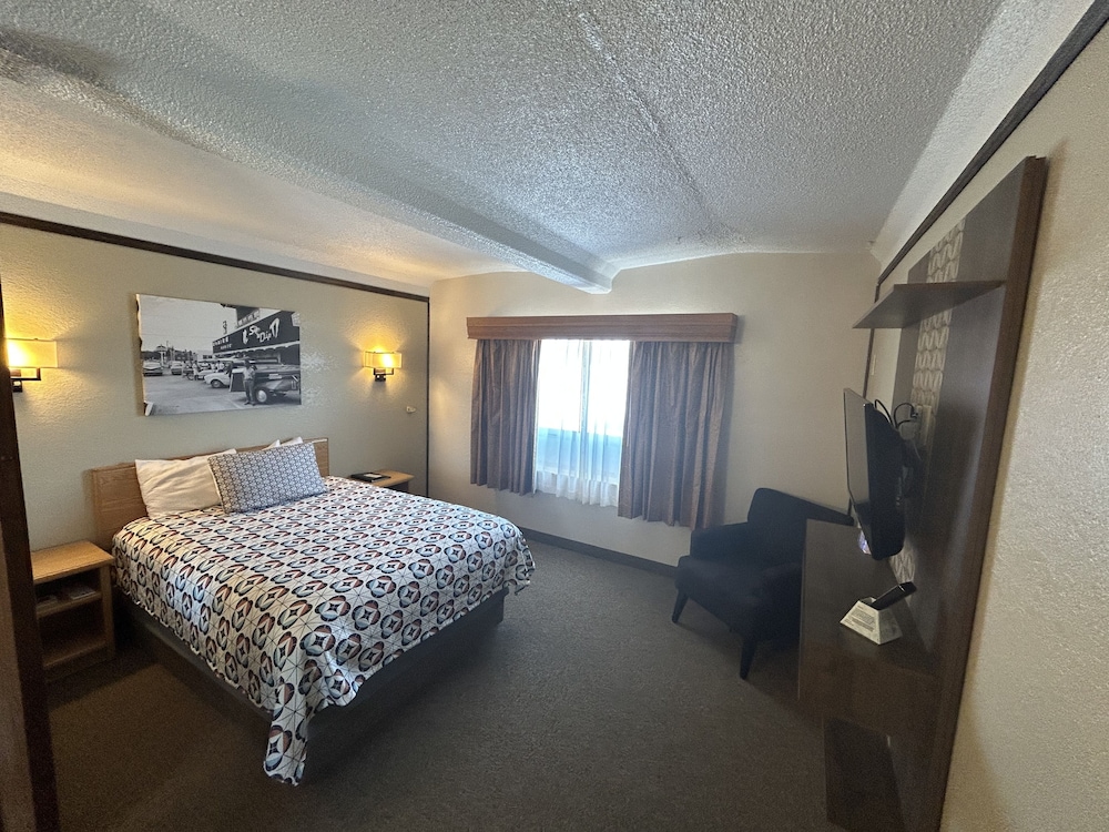 O Haire Motor Inn 14/30