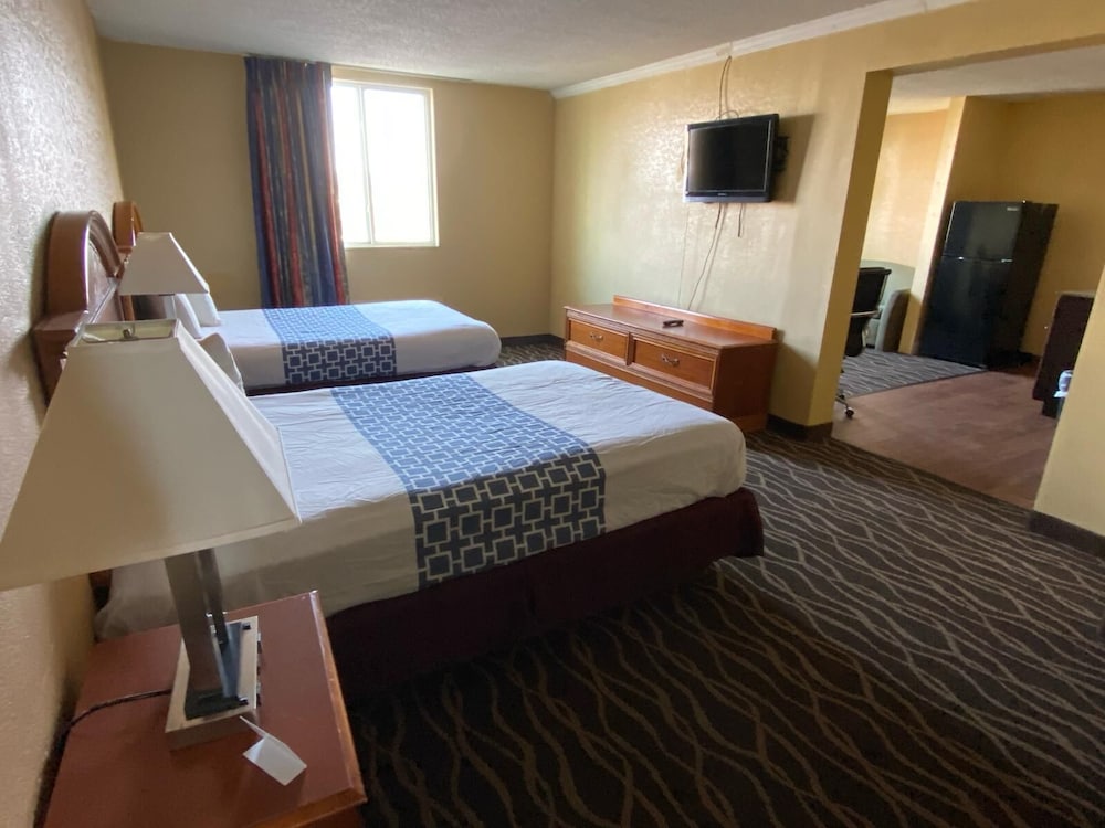 Super 8 by Wyndham Fort Wayne 31/58