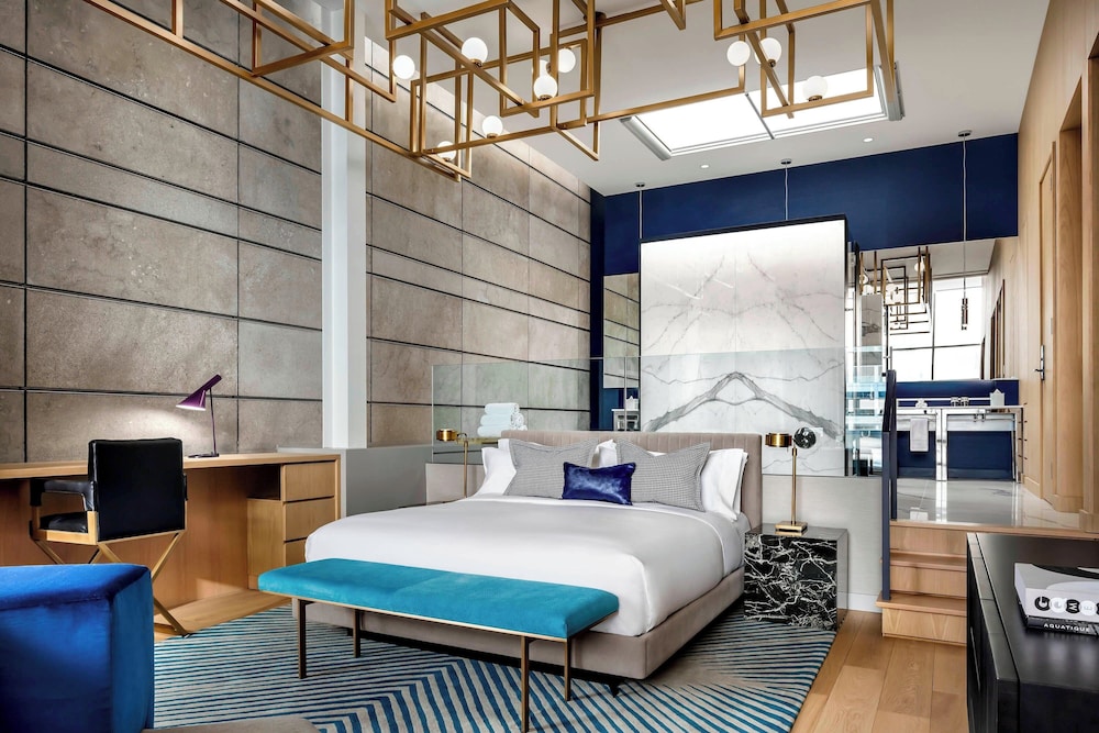 Premium, Suite, King Bed