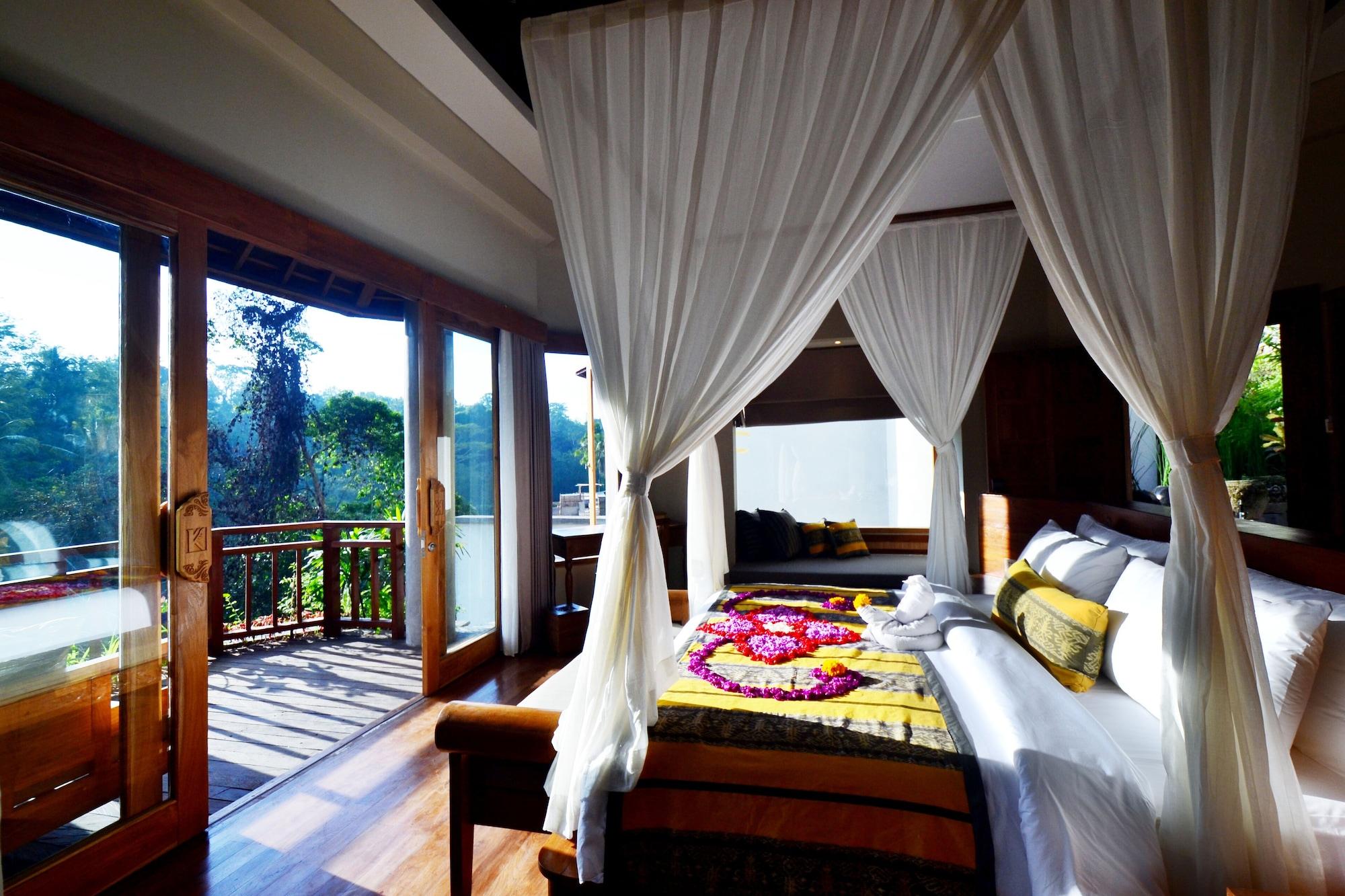 Kila, Villa