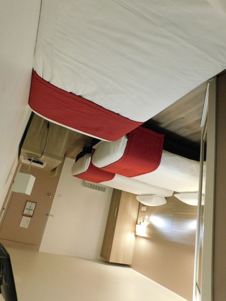 ROOM, TRIPLE