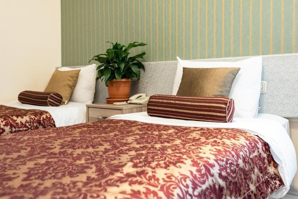 Dinar Hotel 32/43