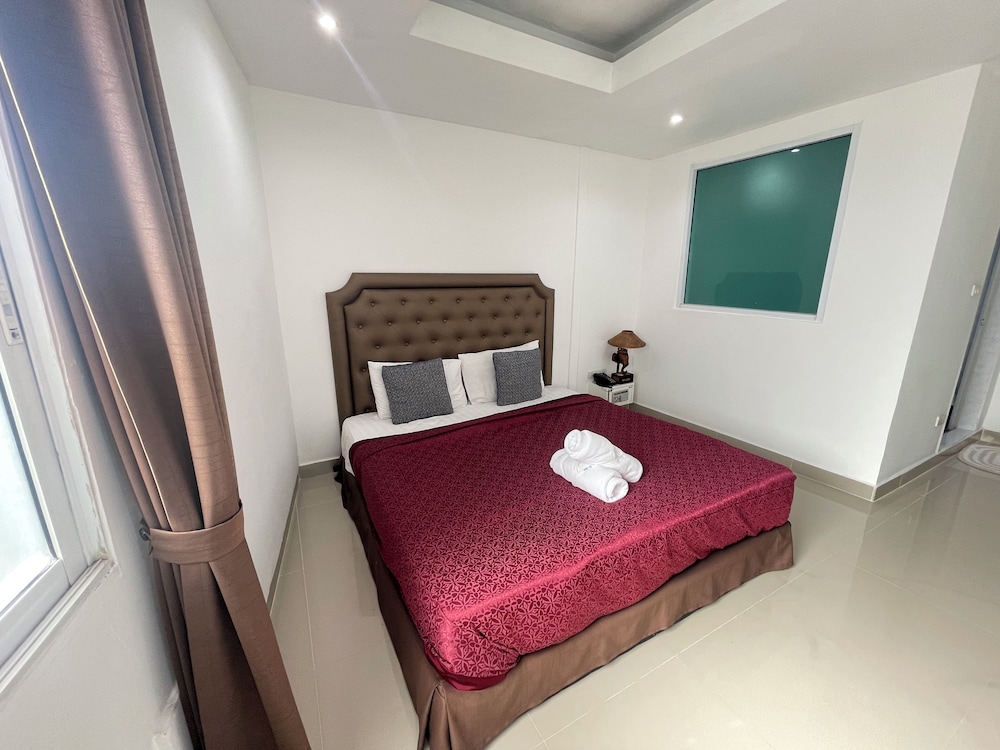 W-9 Hotel 13/73