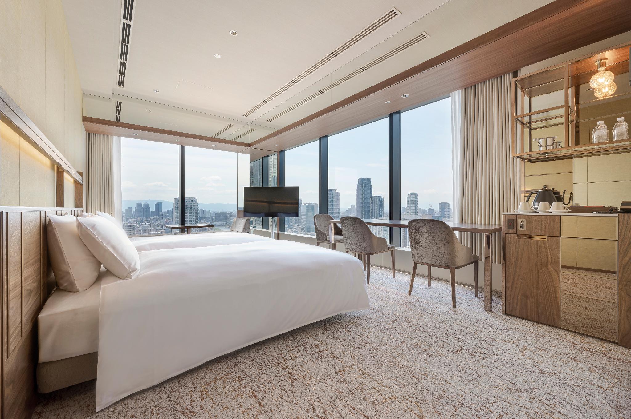 Universal, Premium, Luxury, Twin Beds, City View