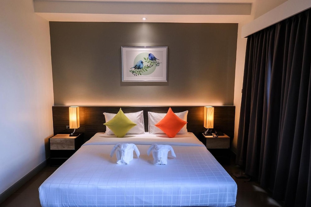 Clover Hotel Hatyai 25/58