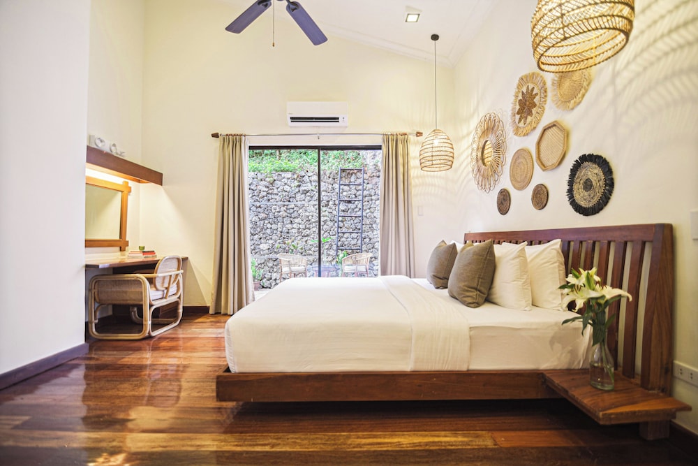 The Strand Boutique Resort 35/75