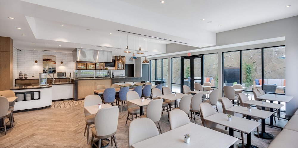 Ayres Hotel Vista Carlsbad 33/50