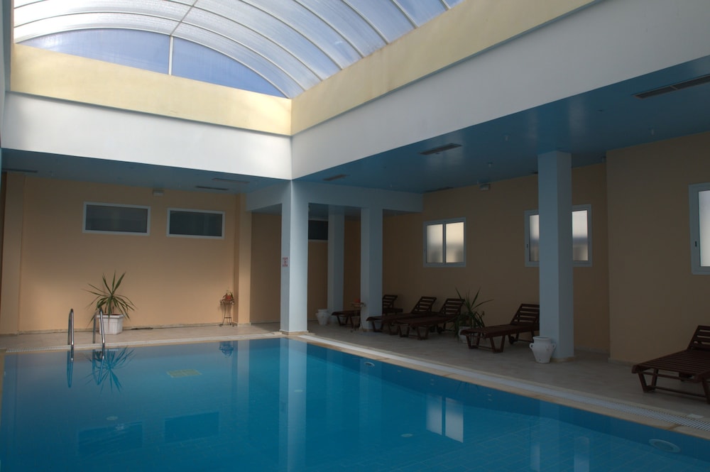 Marina Palace 12/69