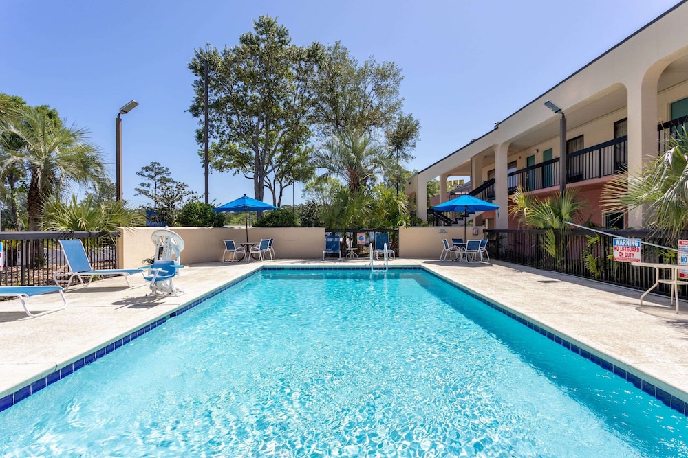 Baymont by Wyndham Tallahassee 6/50