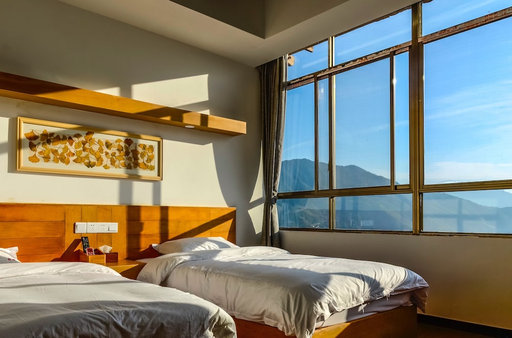 Travelling With Hotel Long Ji Ping An 14/41