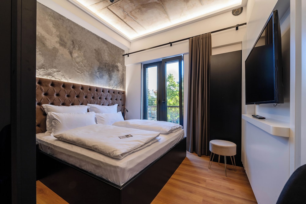 COMFORT, DOUBLE BED