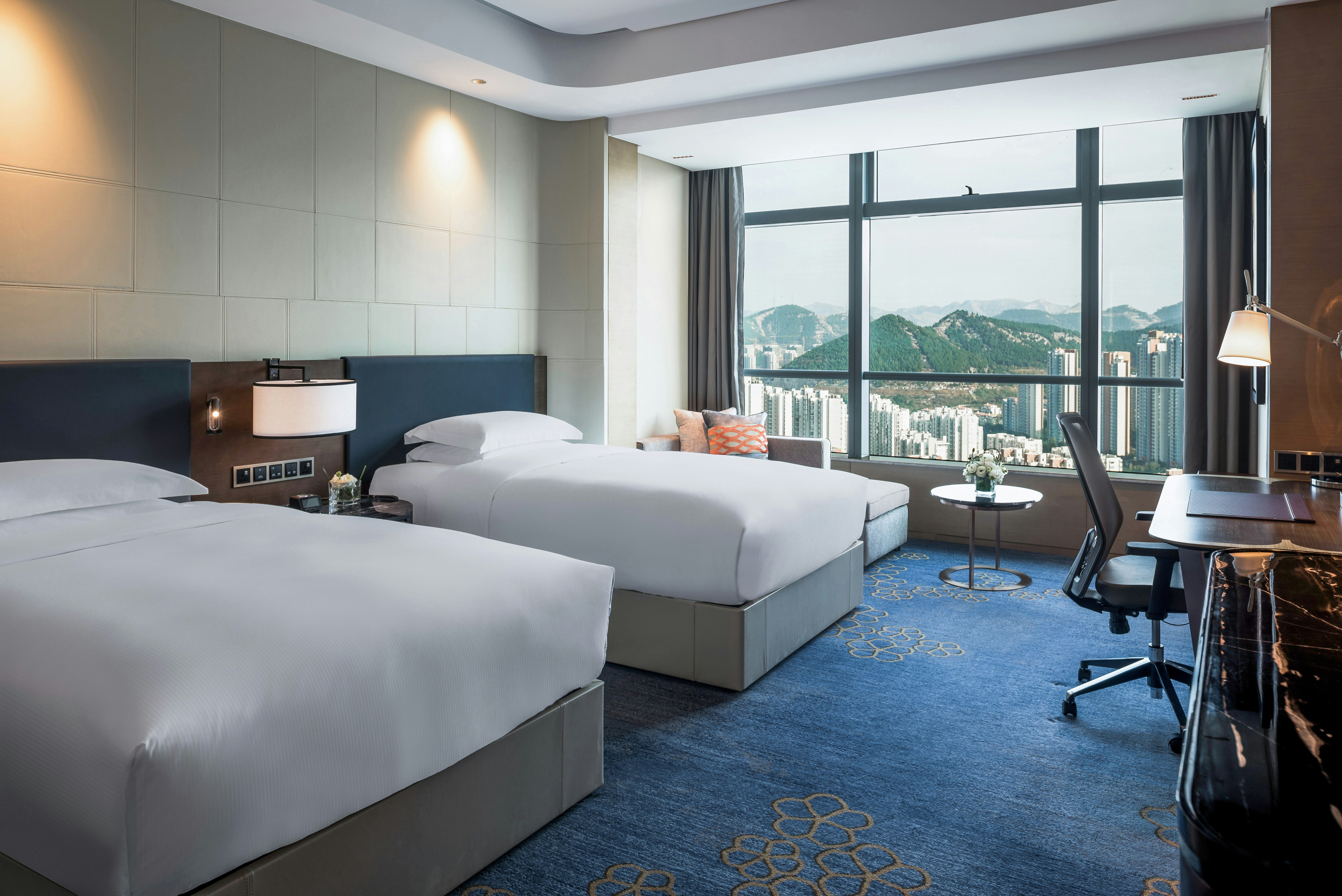 MOUNTAIN, DELUXE, TWIN BEDS