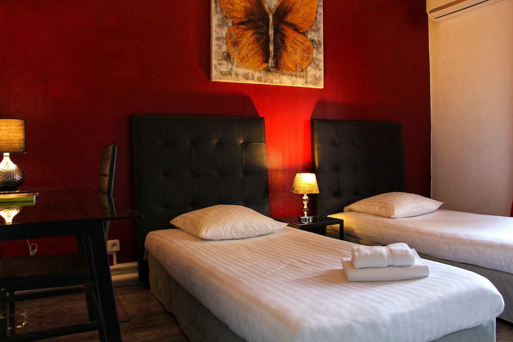 Logis Hotel Du Cirque 45/73