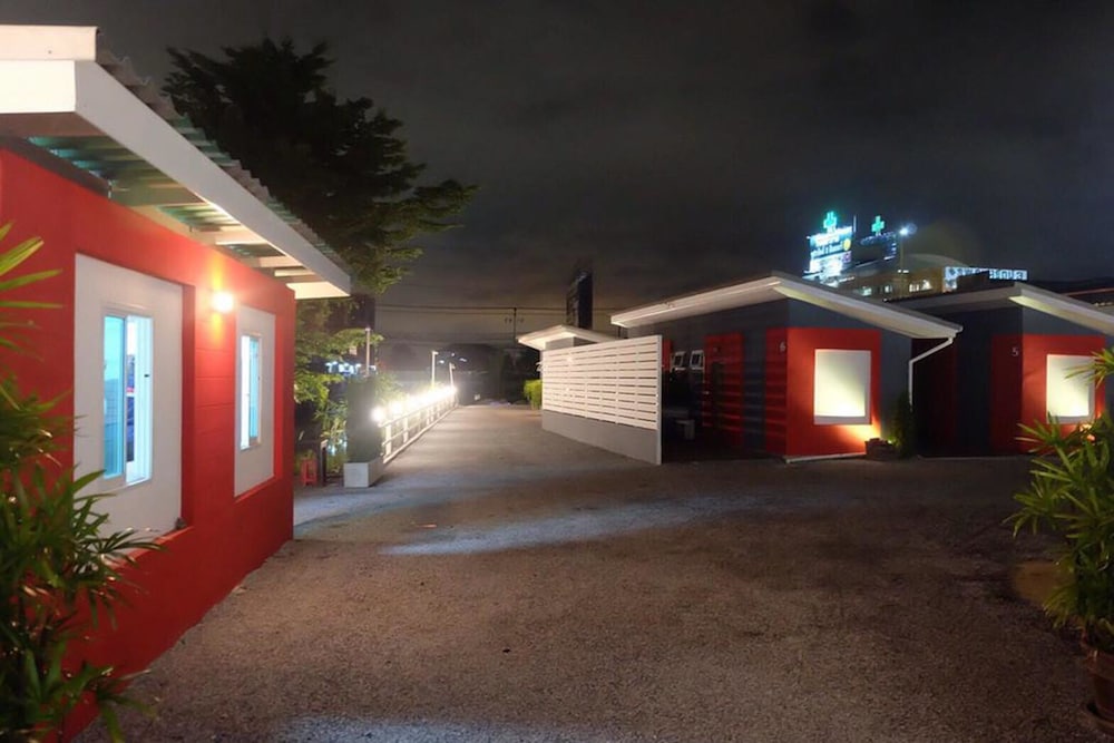 Love Box Resort 3/49