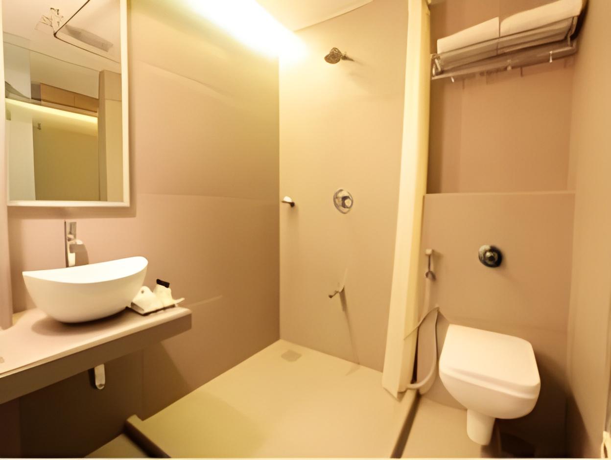 Mumbai Metro - The Executive Hotel 39/42
