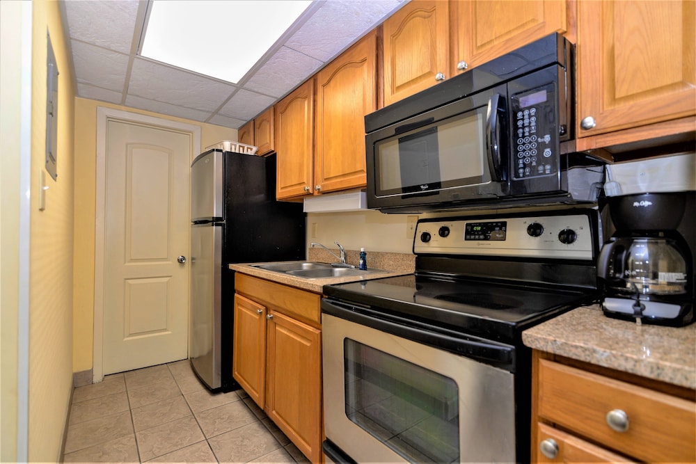 Monterey Bay Suites 60/81