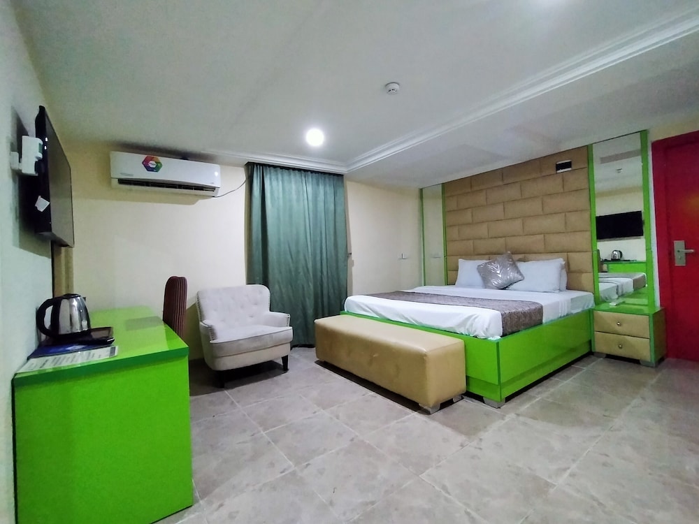 Boardwalk Hotel Wuse 2 9/23